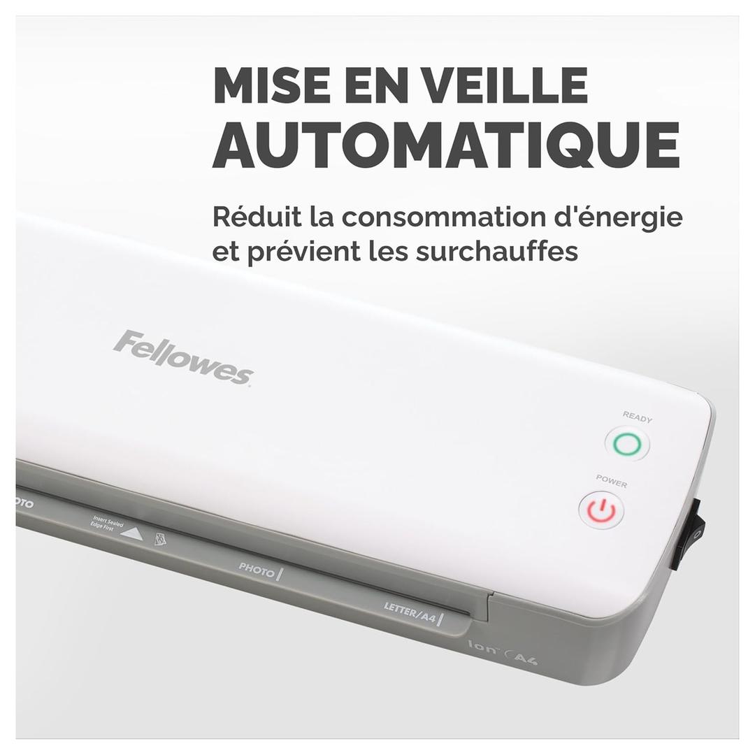 Plastifieuse à pochettes ION A4 FELLOWES — Bouton d’alimentation et voyant de veille, vue rapprochée
