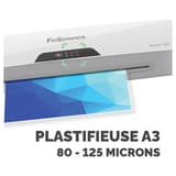 Plastifieuse à pochettes PIXEL A3 FELLOWES — Pochette en sortie de machine, vue rapprochée du bandeau